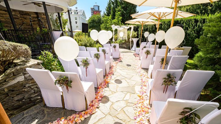 Herb garden of the themed hotel ‘Bell Rock’ as a wedding location.